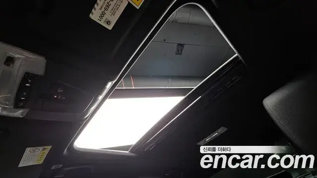 BMW 3 Series 2018 — Şəkil 18/35