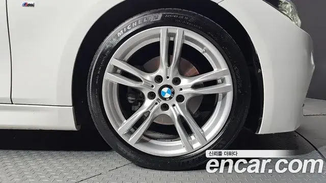 BMW 3 Series 2018 — Şəkil 5/35