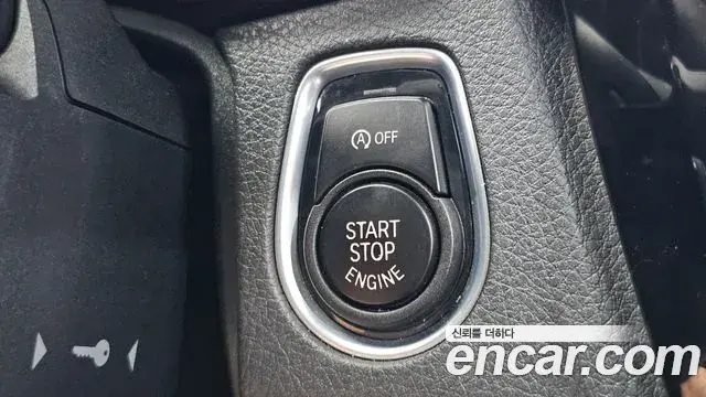 BMW 3 Series 2018 — Şəkil 28/35