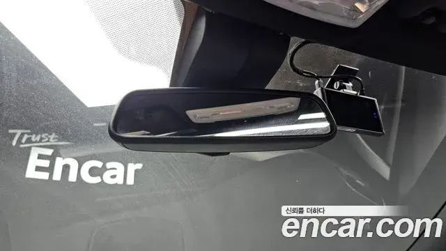 BMW 3 Series 2018 — Şəkil 21/35