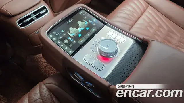 Genesis G90 2023 — Photo 12/20