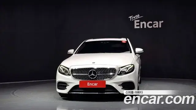 Mercedes-Benz E-Class 2019 — ფოტო 12/34