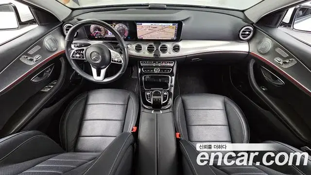 Mercedes-Benz E-Class 2019 — ფოტო 22/34