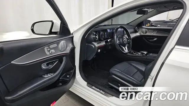Mercedes-Benz E-Class 2019 — ფოტო 24/34