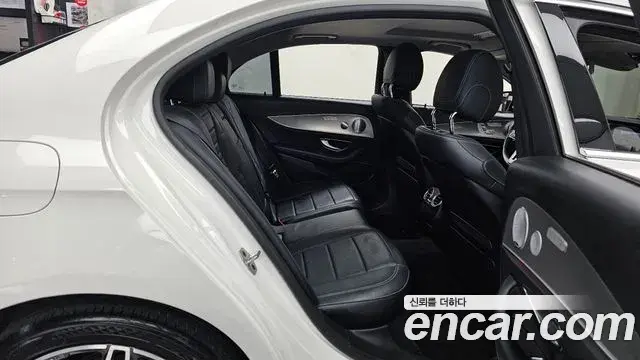 Mercedes-Benz E-Class 2019 — ფოტო 7/34