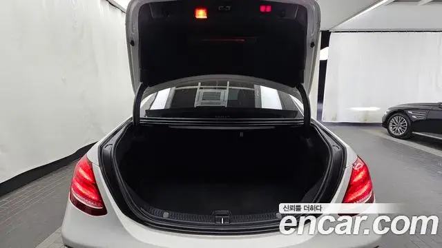 Mercedes-Benz E-Class 2019 — ფოტო 2/34