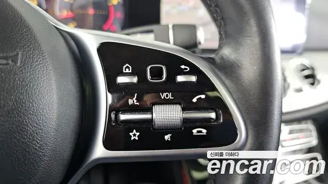 Mercedes-Benz E-Class 2019 — ფოტო 15/34