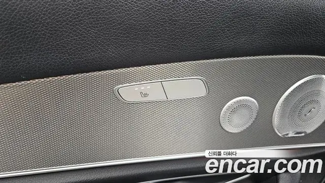 Mercedes-Benz E-Class 2019 — ფოტო 21/34