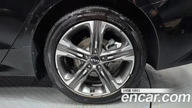 Kia K5 2023 — ფოტო 1/31