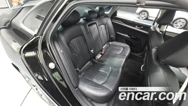 Kia K5 2023 — ფოტო 4/31