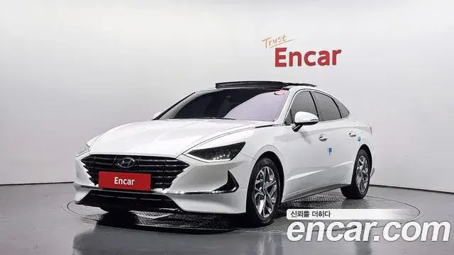 Hyundai Sonata 2019 — Фото 1/20