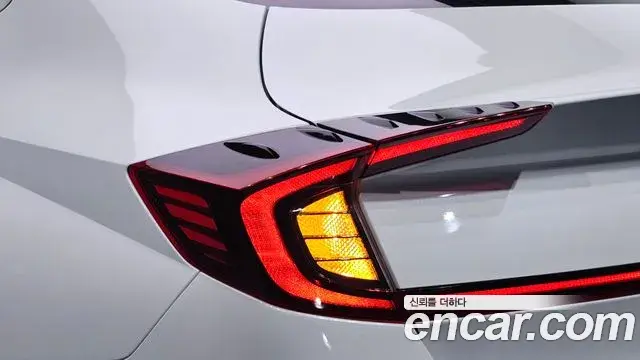 Hyundai Sonata Hybrid 2019 — ფოტო 8/30