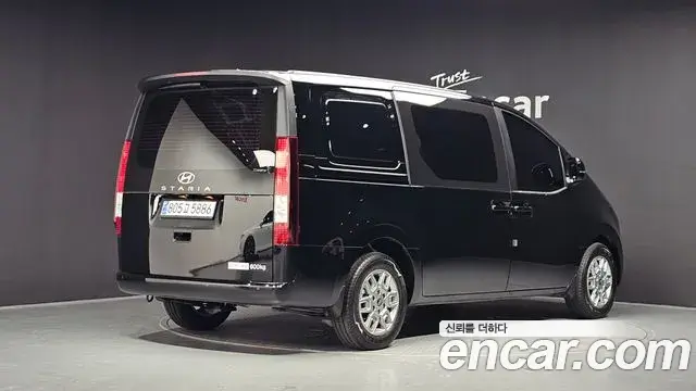 Hyundai Staria 2025 — Photo 20/20