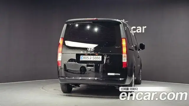 Hyundai Staria 2025 — Photo 5/20