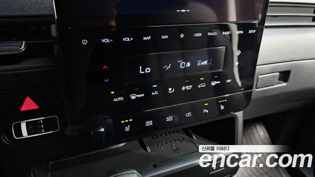 Hyundai Staria 2025 — Photo 19/20