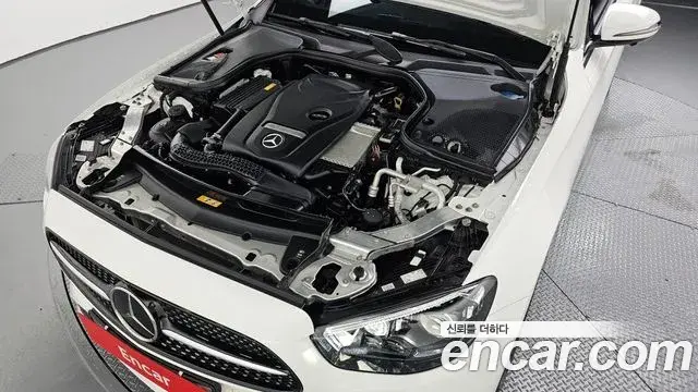 Mercedes-Benz E-Class 2023 — Şəkil 24/30