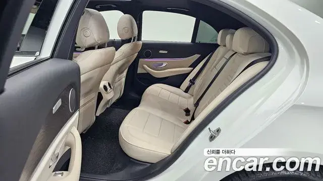 Mercedes-Benz E-Class 2023 — Şəkil 9/30