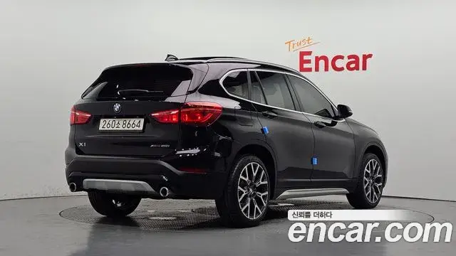 BMW X1 2022 — Фото 2/20