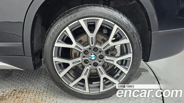 BMW X1 2022 — Şəkil 26/31