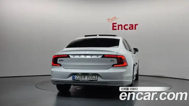 Volvo S90 2021 — Şəkil 29/34