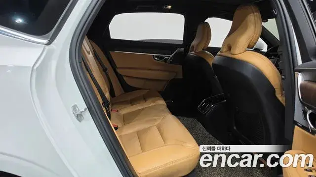 Volvo S90 2021 — Şəkil 31/34