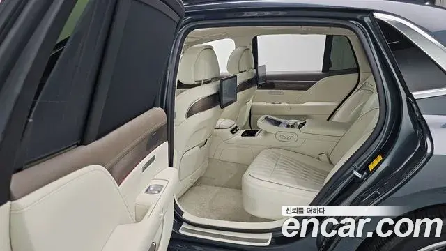 Genesis G90 2022 — Şəkil 29/34