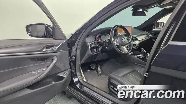 BMW 5 Series 2022 — ფოტო 12/20