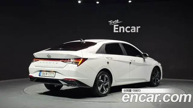 Hyundai The New Avante Hybrid 2023 — ფოტო 7/32