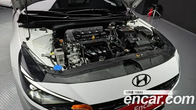 Hyundai The New Avante Hybrid 2023 — ფოტო 22/32