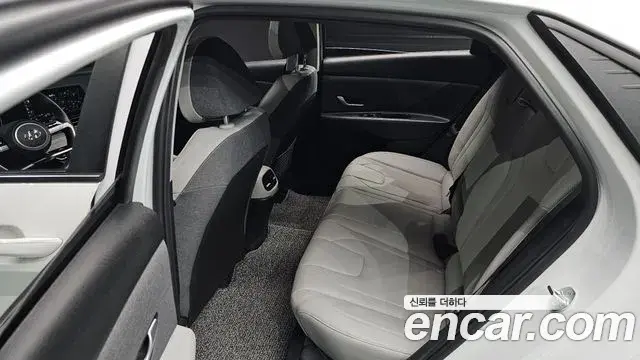 Hyundai The New Avante Hybrid 2023 — ფოტო 30/32
