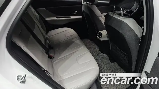 Hyundai The New Avante Hybrid 2023 — ფოტო 1/32