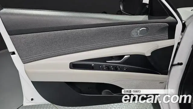 Hyundai The New Avante Hybrid 2023 — ფოტო 4/32