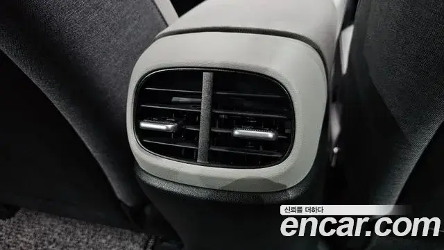 Hyundai The New Avante Hybrid 2023 — ფოტო 25/32