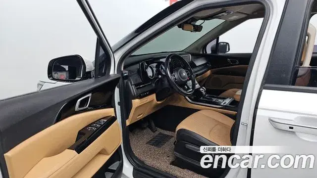 Kia Carnival 2021 — Фото 10/20