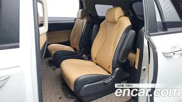 Kia Carnival 2021 — Фото 12/20