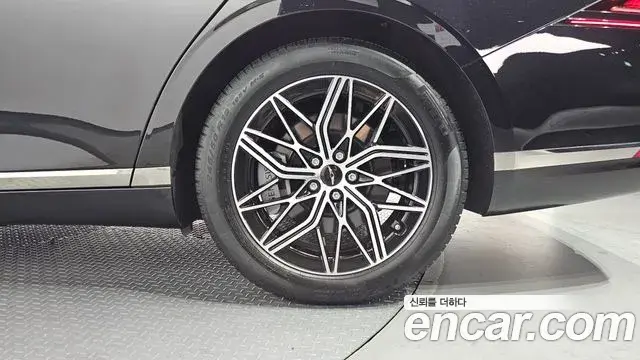 Genesis G90 2022 — Photo 25/31