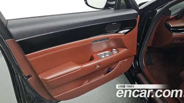 Genesis G90 2022 — Photo 26/31