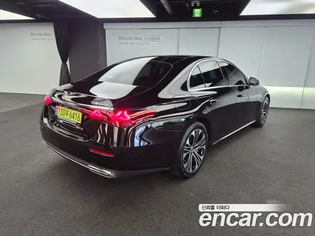 Mercedes-Benz E-Class 2025 — Фото 1/20