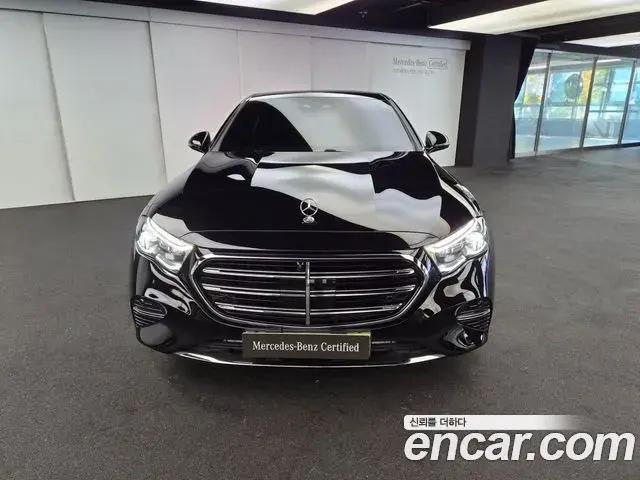 Mercedes-Benz E-Class 2025 — Фото 2/20