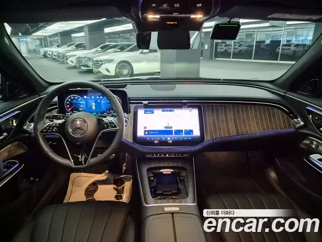 Mercedes-Benz E-Class 2025 — Фото 6/20