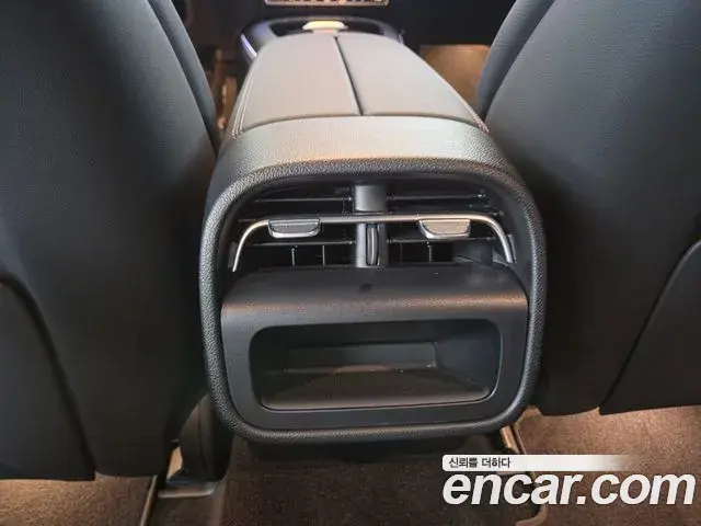 Mercedes-Benz E-Class 2025 — Фото 11/20