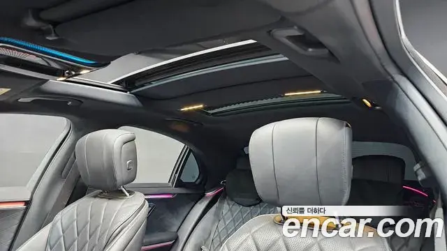 Mercedes-Benz S-Class 2021 — Photo 18/32