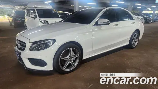 Mercedes-Benz C-Class 2018 — Photo 1/20