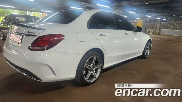 Mercedes-Benz C-Class 2018 — Photo 18/20