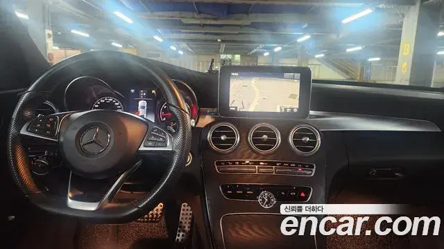 Mercedes-Benz C-Class 2018 — Photo 12/20