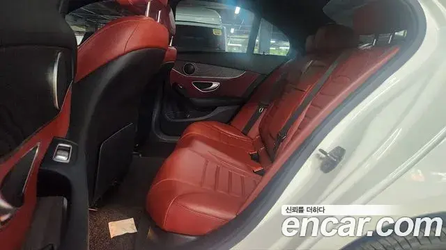 Mercedes-Benz C-Class 2018 — Photo 6/20
