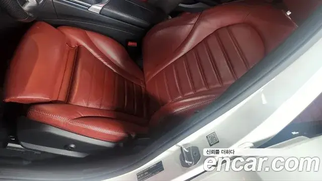 Mercedes-Benz C-Class 2018 — Photo 7/20