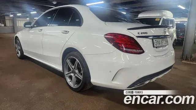 Mercedes-Benz C-Class 2018 — Photo 10/20