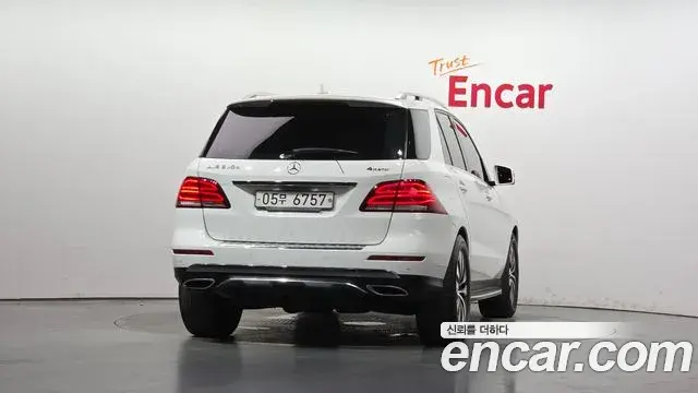 Mercedes-Benz GLE-Class 2018 — Фото 4/20