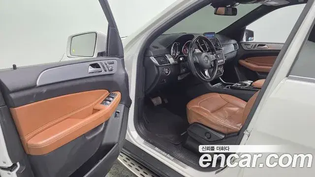 Mercedes-Benz GLE-Class 2018 — Фото 9/20